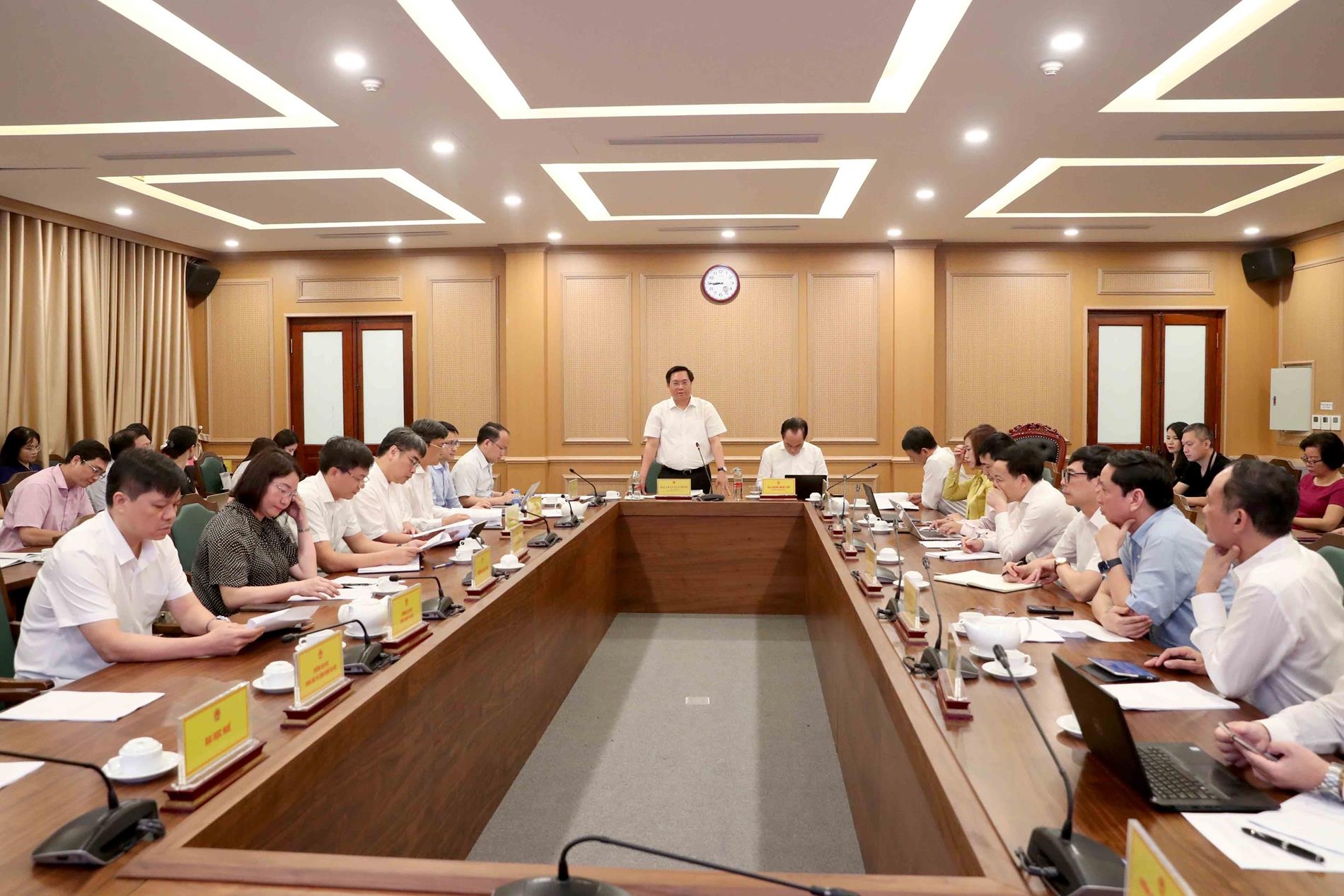 Đảm bảo khi Đề án Phát triển nguồn nhân lực ngành công nghiệp bán dẫn đến năm 2030, tầm nhìn đến năm 2050 được phê duyệt sẽ triển khai được ngay Đảm bảo khi Đề án Phát triển nguồn nhân lực ngành công nghiệp bán dẫn đến năm 2030, tầm nhìn đến năm 2050 được phê duyệt sẽ triển khai được ngay