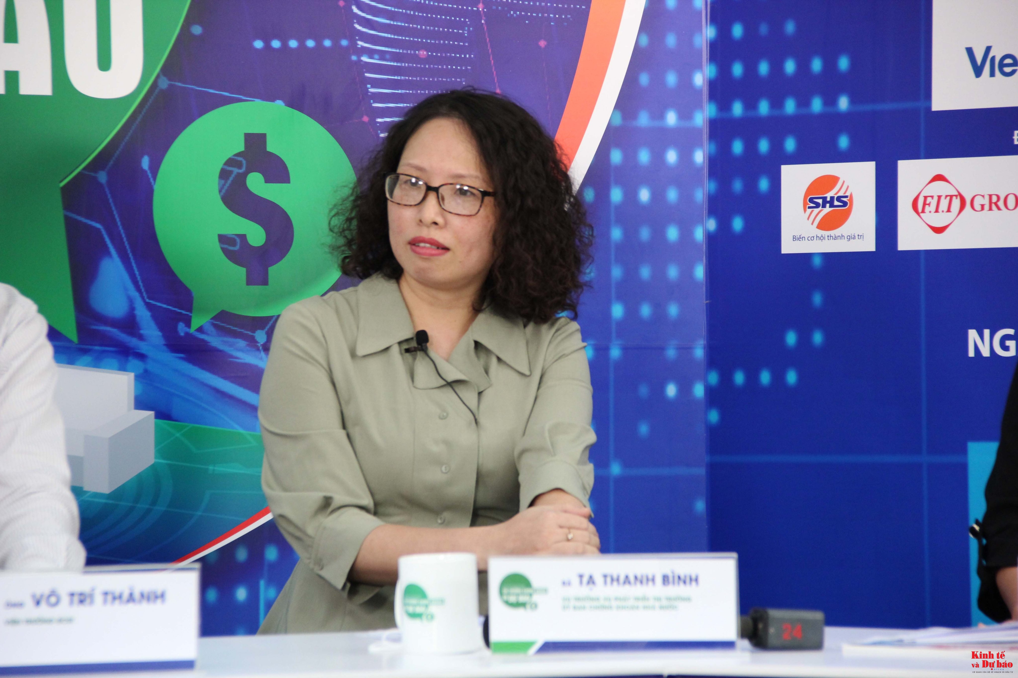 Thị trường chứng khoán cuối năm: cơ hội “thắng” thách thức Thị trường chứng khoán cuối năm: Cơ hội lớn hơn thách thức