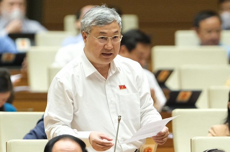“Nóng” chất vấn Bộ trưởng Hồ Đức Phớc về những chiêu trò thao túng chứng khoán “Nóng” chất vấn Bộ trưởng Hồ Đức Phớc về những chiêu trò thao túng chứng khoán