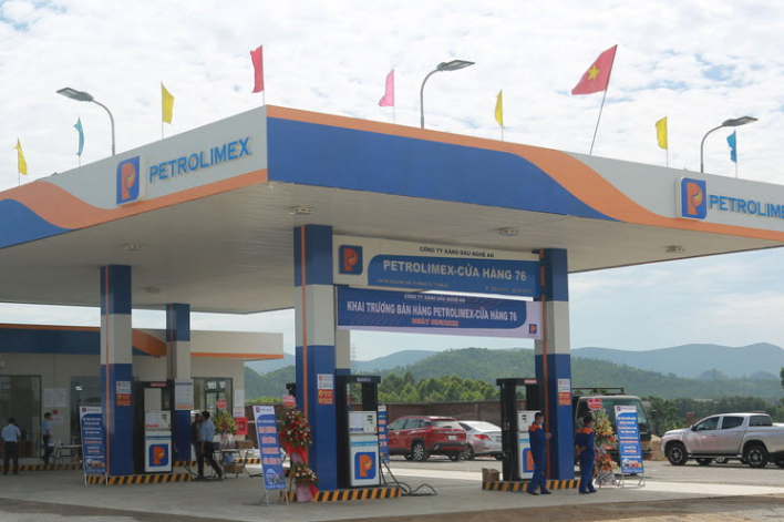 Bộ Tài chính đề xuất giảm kịch sàn thuế bảo vệ môi trường để “giảm nhiệt” giá xăng, dầu