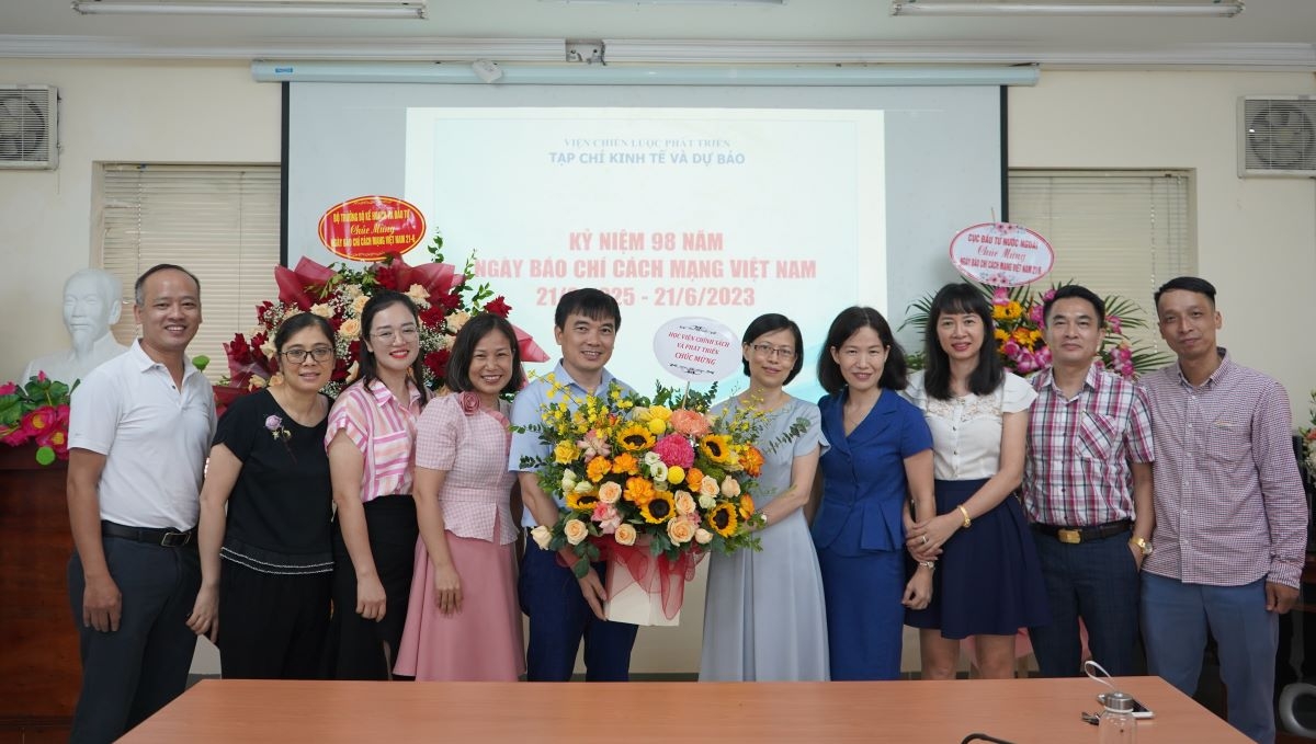 Tạp chí Kinh tế và Dự báo truyền thông đa dạng về các chủ trương lớn, nhiệm vụ chính trị của Bộ Kế hoạch và Đầu tư đến người dân, doanh nghiệp Tạp chí Kinh tế và Dự báo truyền thông đa dạng về các chủ trương lớn, nhiệm vụ chính trị của Bộ Kế hoạch và Đầu tư đến người dân, doanh nghiệp