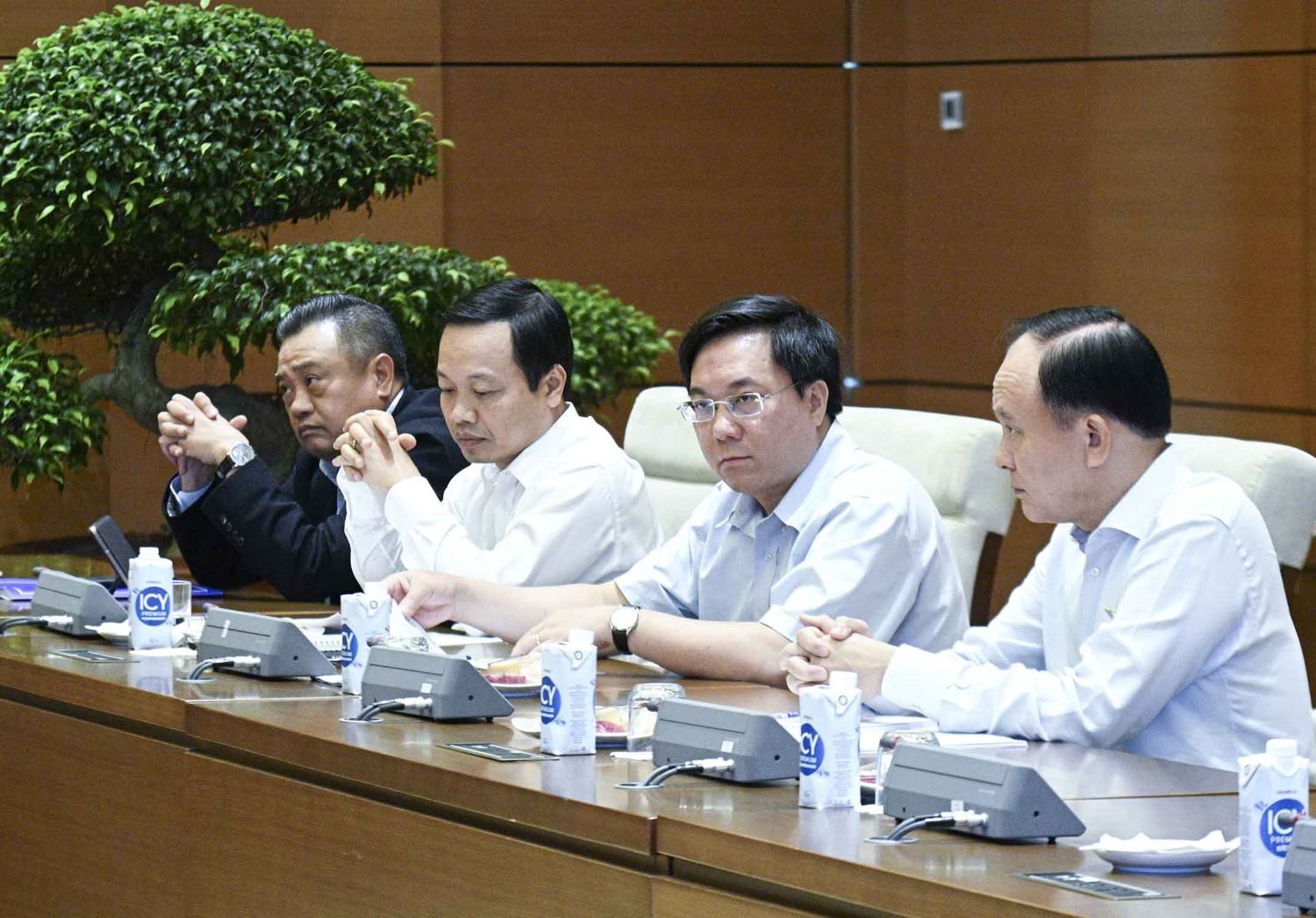 Tiếp tục cho ý kiến về một số vấn đề lớn còn ý kiến khác nhau trong dự thảo Luật Thủ đô (sửa đổi)