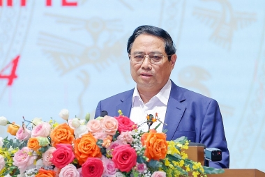 Thủ tướng: Chính phủ luôn cầu thị, lắng nghe, không bỏ qua ý kiến nào của doanh nghiệp