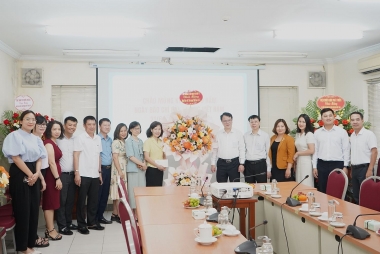 Thứ trưởng Trần Quốc Phương chúc Tạp chí Kinh tế và Dự báo ngày càng lớn mạnh