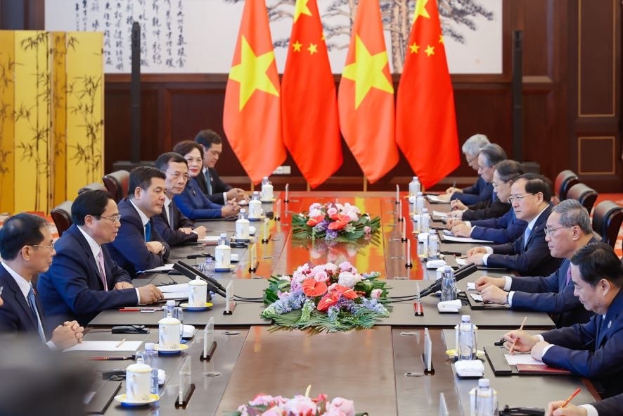 Thủ tướng Phạm Minh Chính đề nghị Trung Quốc – Việt Nam đặt trọng tâm hợp tác về chuyển đổi số, tăng trưởng xanh Thủ tướng Phạm Minh Chính đề nghị Trung Quốc – Việt Nam đặt trọng tâm hợp tác về chuyển đổi số, tăng trưởng xanh
