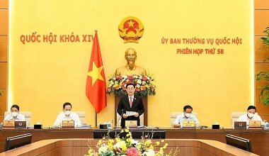Cử tri mong muốn hoàn thiện cơ chế chống "chạy chức, chạy quyền"