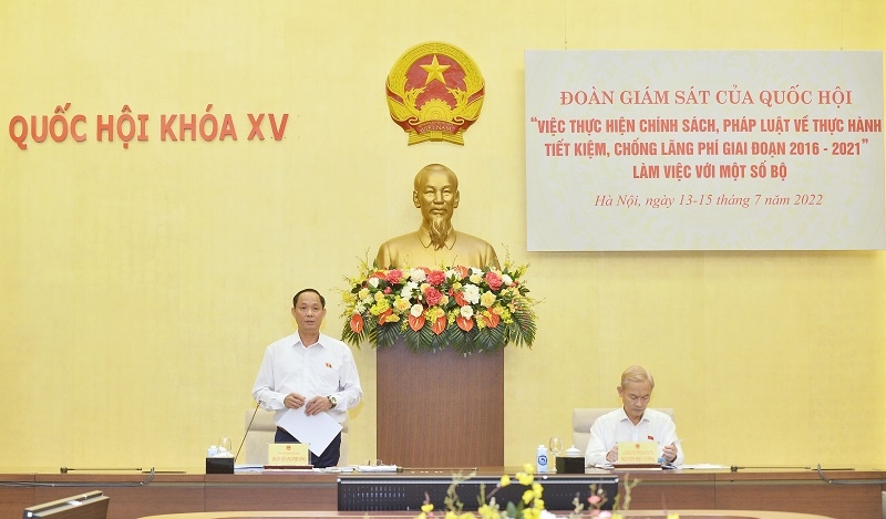Thực hành tiết kiệm, chống lãng phí, yêu cầu Bộ Nội vụ chỉ trúng yếu kém Thực hành tiết kiệm, chống lãng phí, yêu cầu Bộ Nội vụ chỉ trúng yếu kém