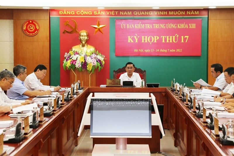 Chỉ đạo kỷ luật các tổ chức, cá nhân liên quan đến vi phạm của Đảng ủy Cục Quản lý giá