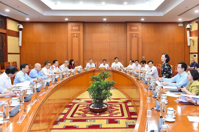 Kinh tế vĩ mô ổn định chưa vững chắc Kinh tế vĩ mô ổn định chưa vững chắc