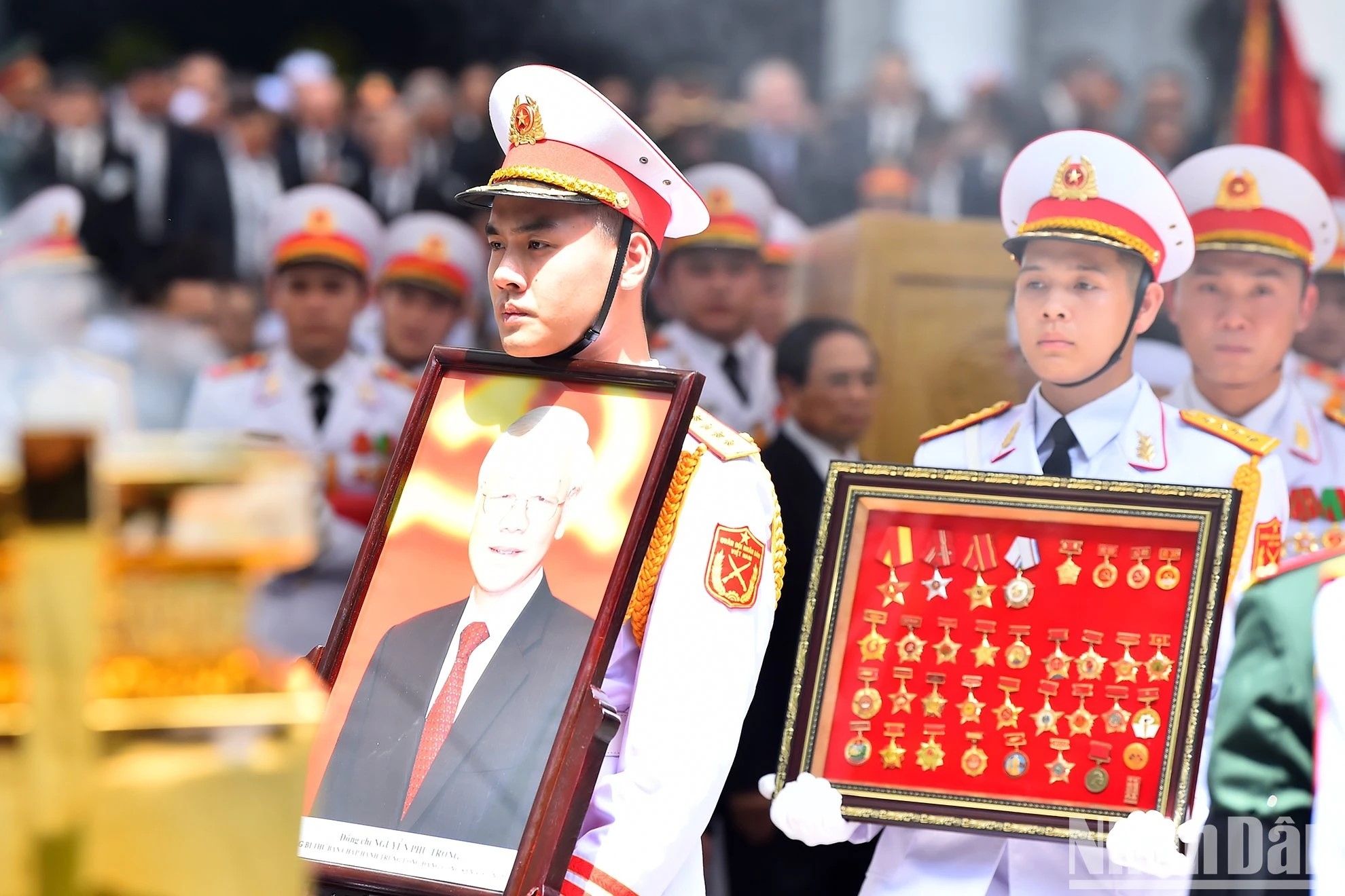 Nhà tư tưởng Nguyễn Phú Trọng, ngọn cờ lý luận của Đảng đã làm sáng tỏ lý luận về chủ nghĩa xã hội và con đường đi lên chủ nghĩa xã hội ở Việt Nam Nhà tư tưởng Nguyễn Phú Trọng, ngọn cờ lý luận của Đảng đã làm sáng tỏ lý luận về chủ nghĩa xã hội và con đường đi lên chủ nghĩa xã hội ở Việt Nam