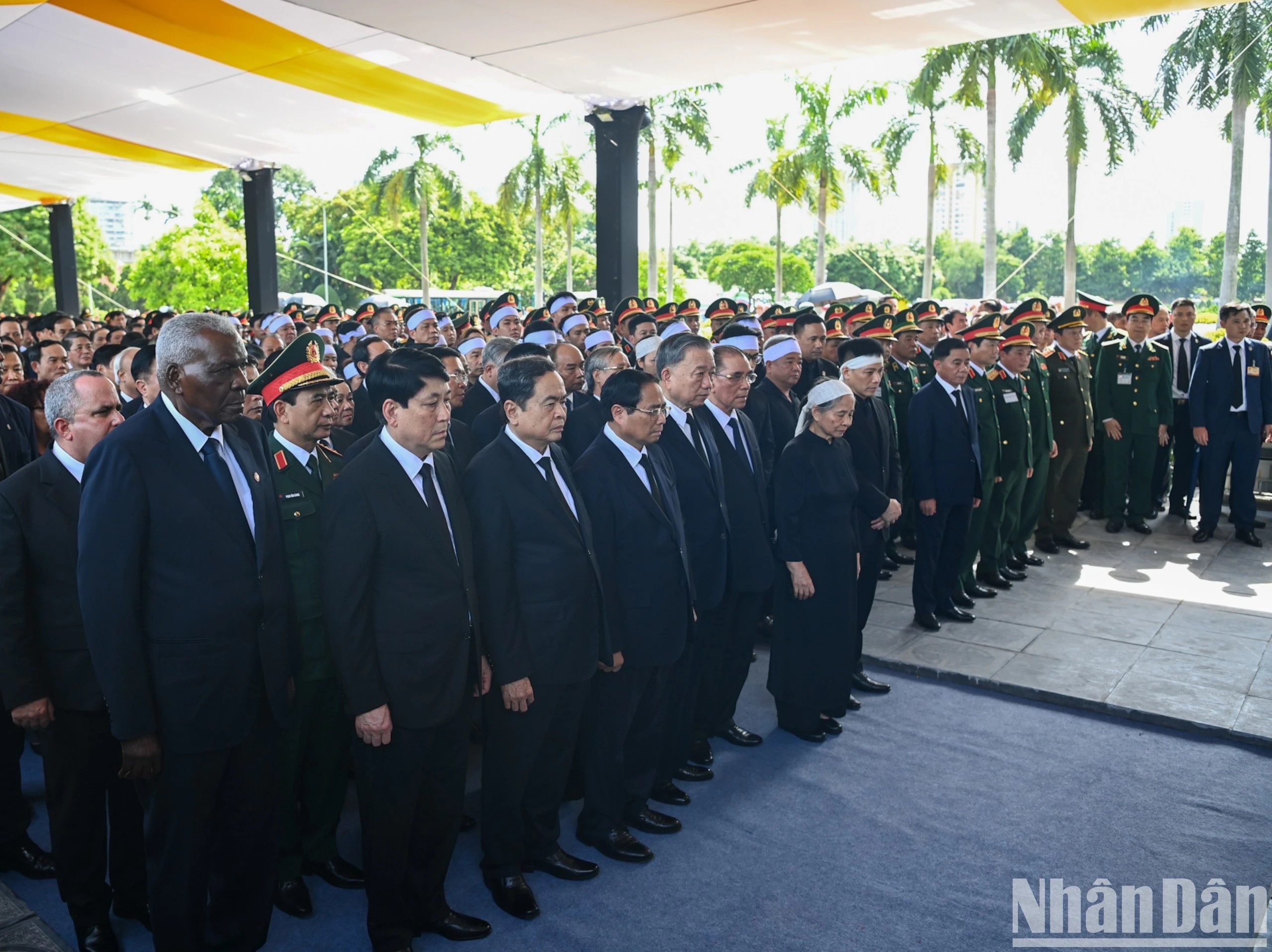 Nhà tư tưởng Nguyễn Phú Trọng, ngọn cờ lý luận của Đảng đã làm sáng tỏ lý luận về chủ nghĩa xã hội và con đường đi lên chủ nghĩa xã hội ở Việt Nam Nhà tư tưởng Nguyễn Phú Trọng, ngọn cờ lý luận của Đảng đã làm sáng tỏ lý luận về chủ nghĩa xã hội và con đường đi lên chủ nghĩa xã hội ở Việt Nam