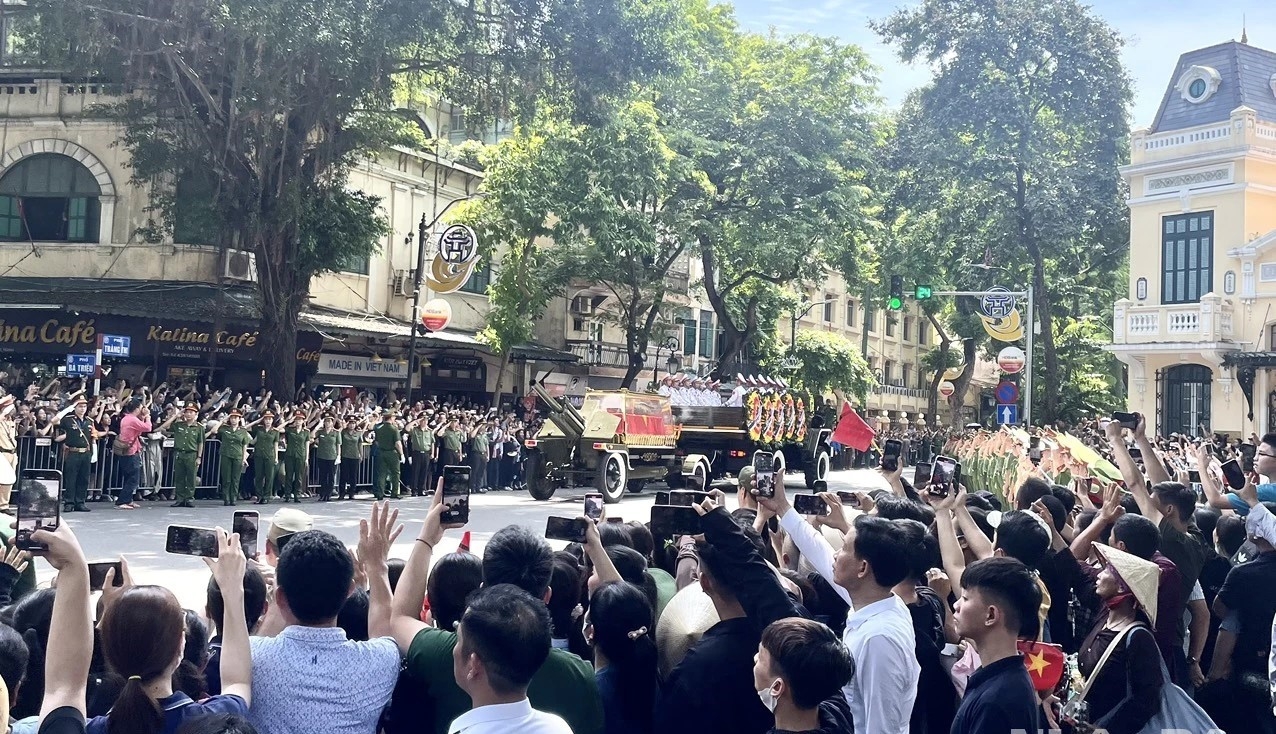 Nhà tư tưởng Nguyễn Phú Trọng, ngọn cờ lý luận của Đảng đã làm sáng tỏ lý luận về chủ nghĩa xã hội và con đường đi lên chủ nghĩa xã hội ở Việt Nam Nhà tư tưởng Nguyễn Phú Trọng, ngọn cờ lý luận của Đảng đã làm sáng tỏ lý luận về chủ nghĩa xã hội và con đường đi lên chủ nghĩa xã hội ở Việt Nam