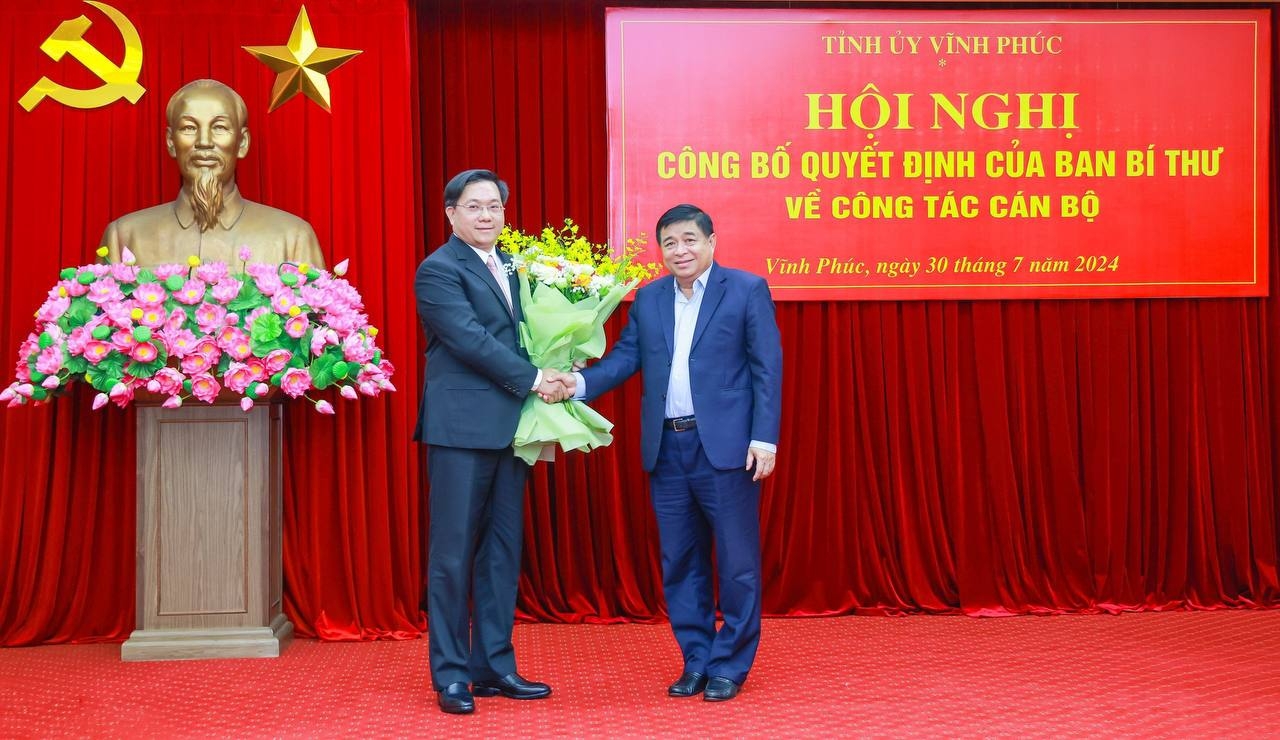 Ban Bí thư điều động, chỉ định Thứ trưởng Trần Duy Đông giữ chức Phó Bí thư Tỉnh ủy Vĩnh Phúc