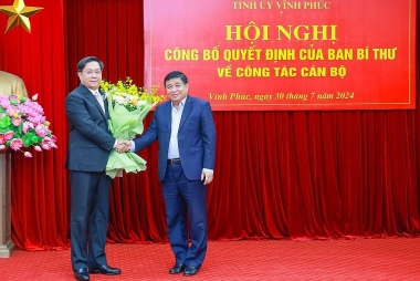 Ban Bí thư điều động, chỉ định Thứ trưởng Trần Duy Đông giữ chức Phó Bí thư Tỉnh ủy Vĩnh Phúc
