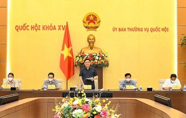 Ủy ban Thường vụ Quốc hội cho phép dùng biện pháp “khác luật” để chống Covid-19
