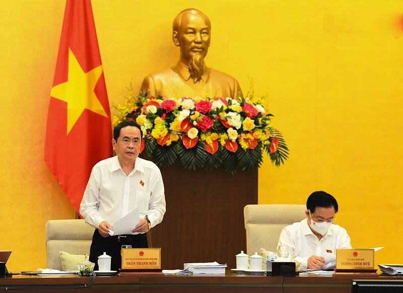 Chủ tịch Quốc hội Vương Đình Huệ: xảy ra tình trạng đóng tiền để mua danh hiệu... Chủ tịch Quốc hội: Sửa Luật cần khắc phục tình trạng