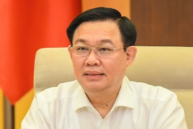 Chủ tịch Quốc hội: Sửa Luật cần khắc phục tình trạng "đóng tiền mua danh hiệu"...