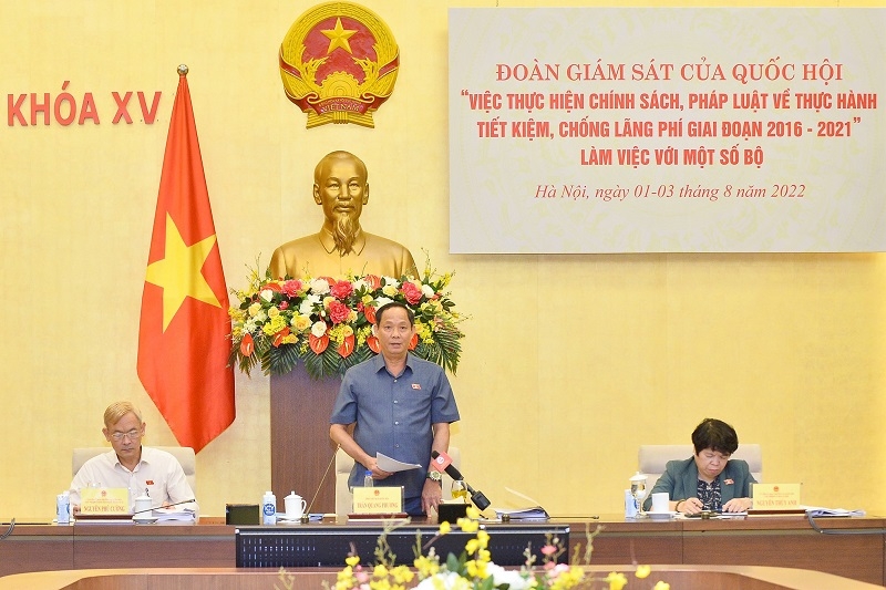 Giám sát việc thực hành tiết kiệm, chống lãng phí tại 6 bộ