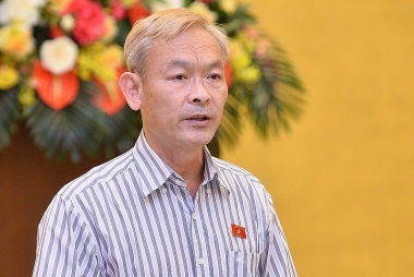 Sách giáo khoa anh học xong không thể đưa lại cho em, lãng phí vô cùng…
