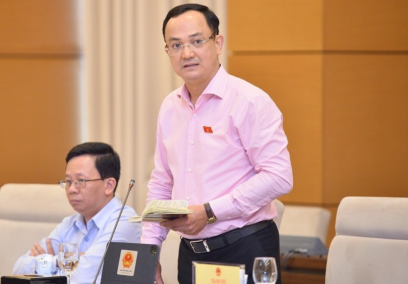 Sách giáo khoa anh học xong không thể đưa lại cho em, lãng phí vô cùng… Sách giáo khoa anh học xong không thể đưa lại cho em, lãng phí vô cùng…