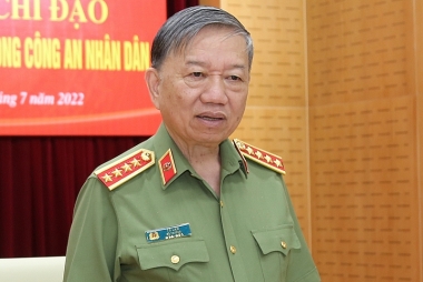 Chất vấn Bộ trưởng Công an về cấp hộ chiếu phổ thông mẫu mới