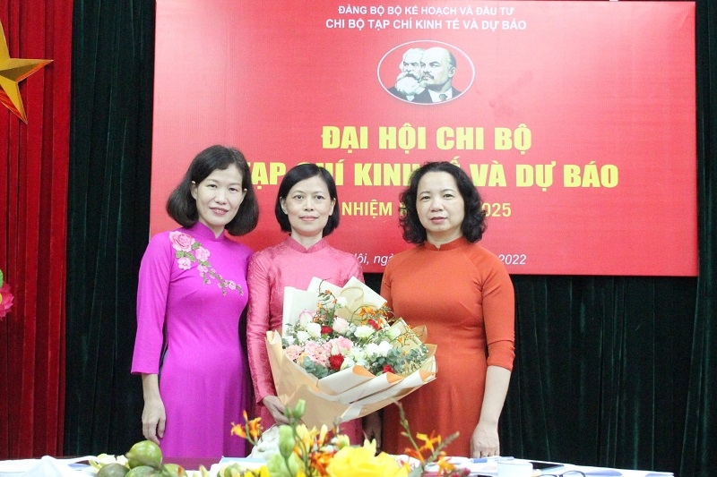 Tổ chức thành công Đại hội Chi bộ Tạp chí Kinh tế và Dự báo