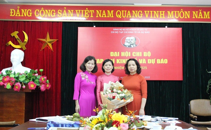 Tổ chức thành công Đại hội Chi bộ Tạp chí Kinh tế và Dự báo Tổ chức thành công Đại hội Chi bộ Tạp chí Kinh tế và Dự báo