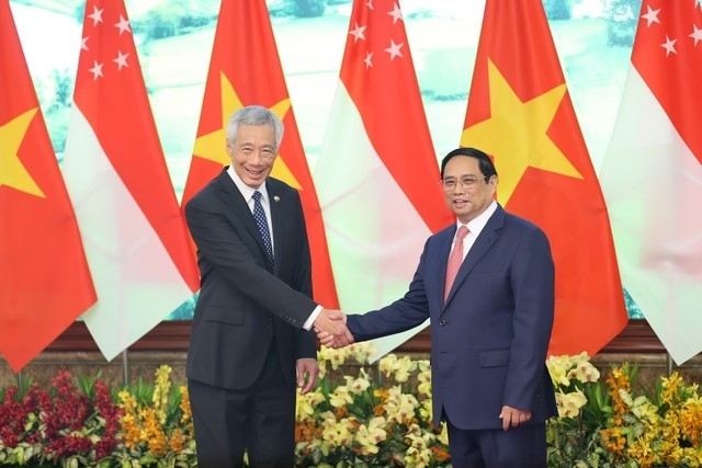 Thủ tướng Phạm Minh Chính và Thủ tướng Lý Hiển Long trao đổi thực chất về các biện pháp nhằm tạo đột phá trong quan hệ hai nước