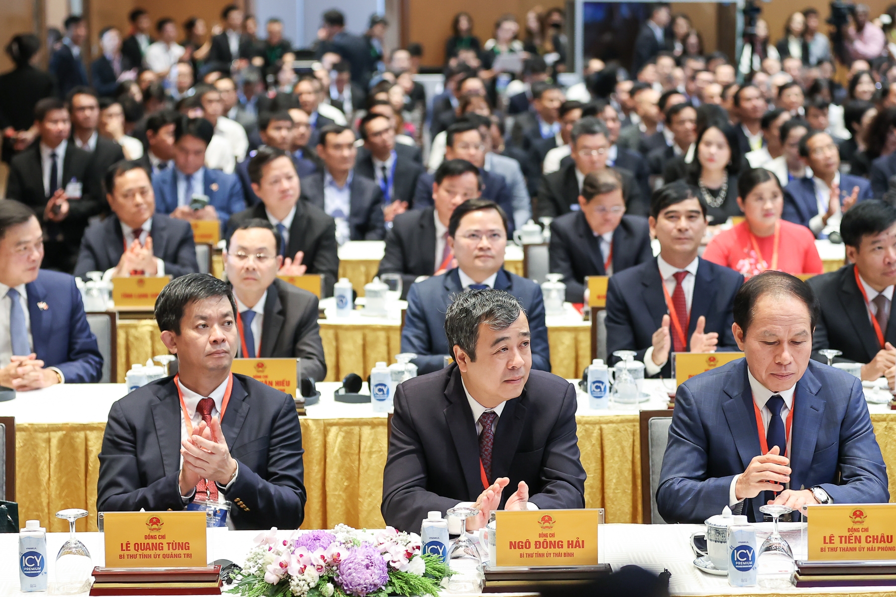 Hợp tác kinh tế - đầu tư - thương mại là trụ cột chiếm vị trí quan trọng nhất trong mối quan hệ đối tác chiến lược Việt Nam-Singapore Hợp tác kinh tế - đầu tư - thương mại là trụ cột chiếm vị trí quan trọng nhất trong mối quan hệ đối tác chiến lược Việt Nam-Singapore