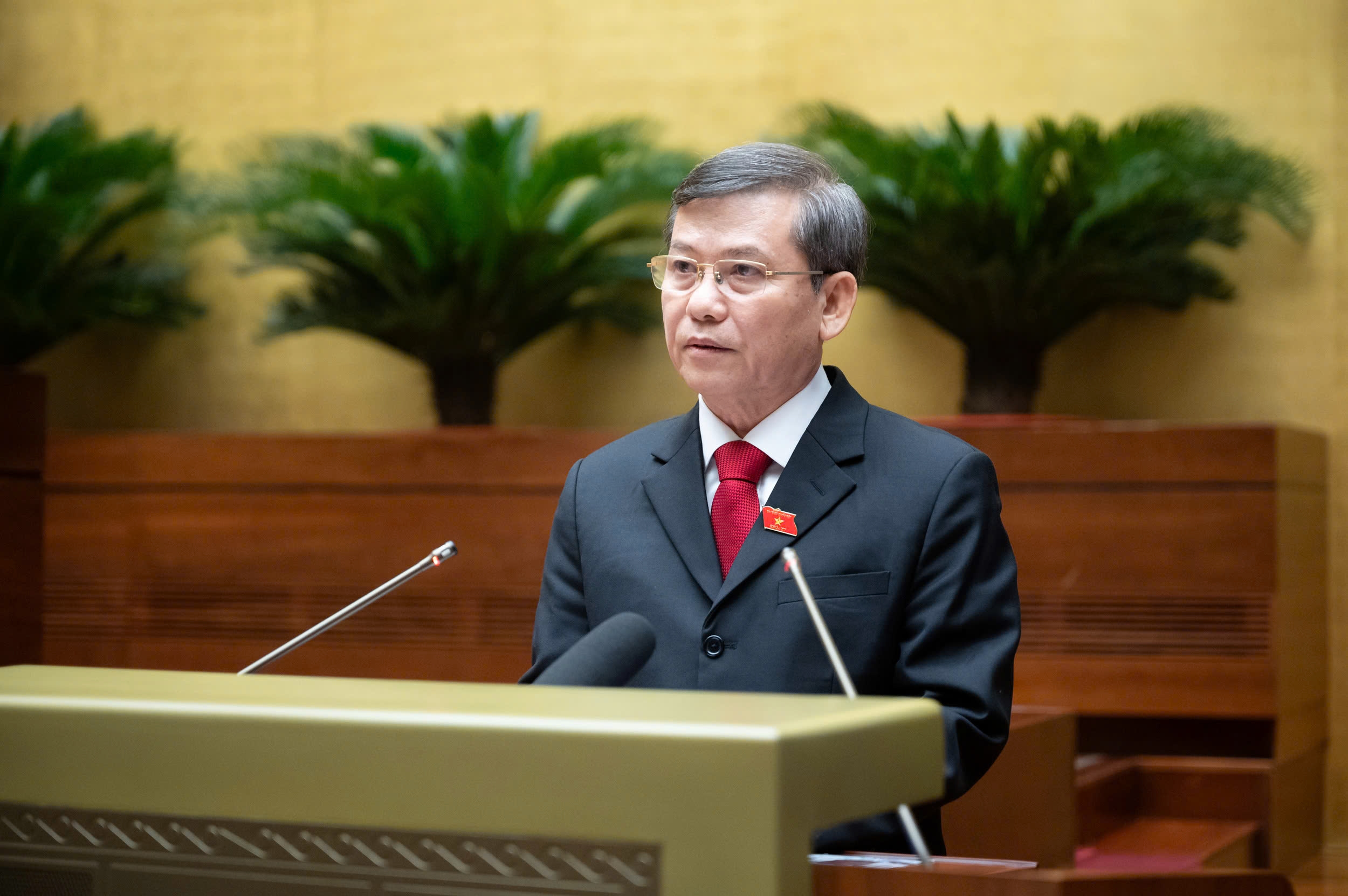 Quốc hội phê chuẩn bổ nhiệm các ông Nguyễn Hòa Bình, Hồ Đức Phớc và Bùi Thanh Sơn giữ chức Phó Thủ tướng