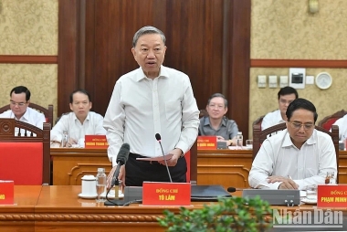 Báo cáo chính trị phải thể hiện kỷ nguyên vươn mình của dân tộc Việt Nam sau 40 năm tiến hành công cuộc đổi mới