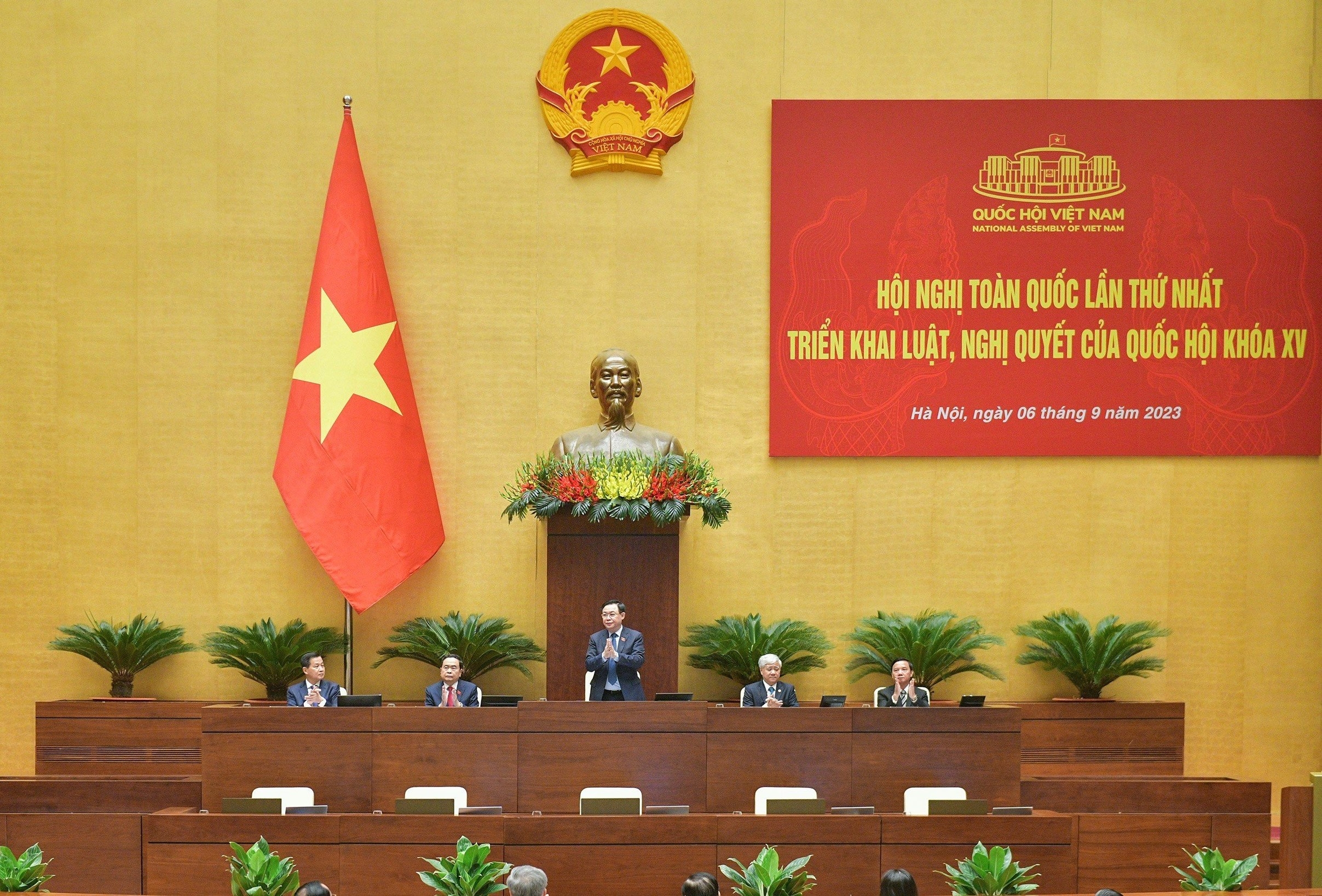 Chính phủ, Thủ tướng tiếp tục quan tâm, chỉ đạo quyết liệt công tác xây dựng, hoàn thiện thể chế, pháp luật Chính phủ, Thủ tướng tiếp tục quan tâm, chỉ đạo quyết liệt công tác xây dựng, hoàn thiện thể chế, pháp luật