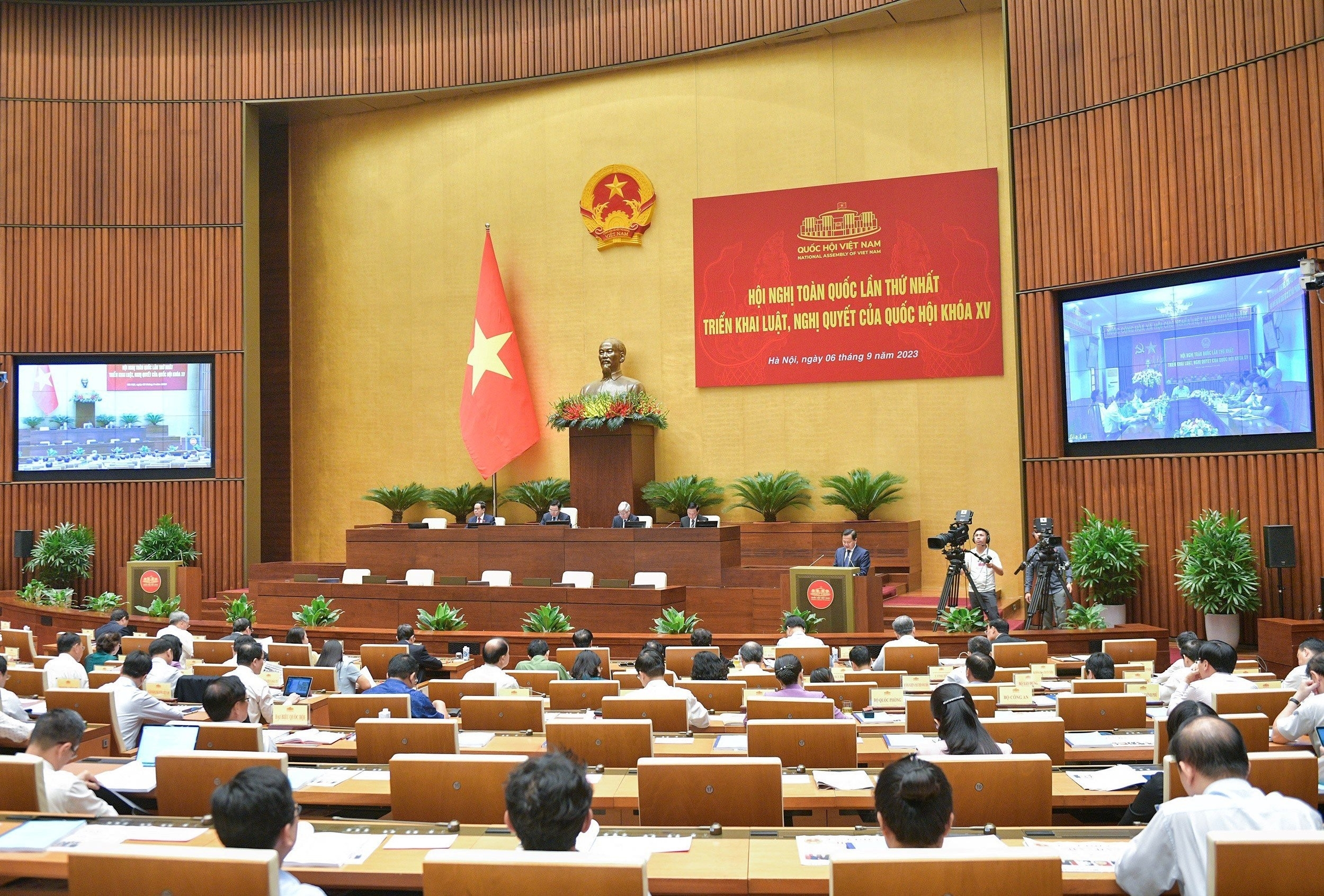 Chính phủ, Thủ tướng tiếp tục quan tâm, chỉ đạo quyết liệt công tác xây dựng, hoàn thiện thể chế, pháp luật Chính phủ, Thủ tướng tiếp tục quan tâm, chỉ đạo quyết liệt công tác xây dựng, hoàn thiện thể chế, pháp luật