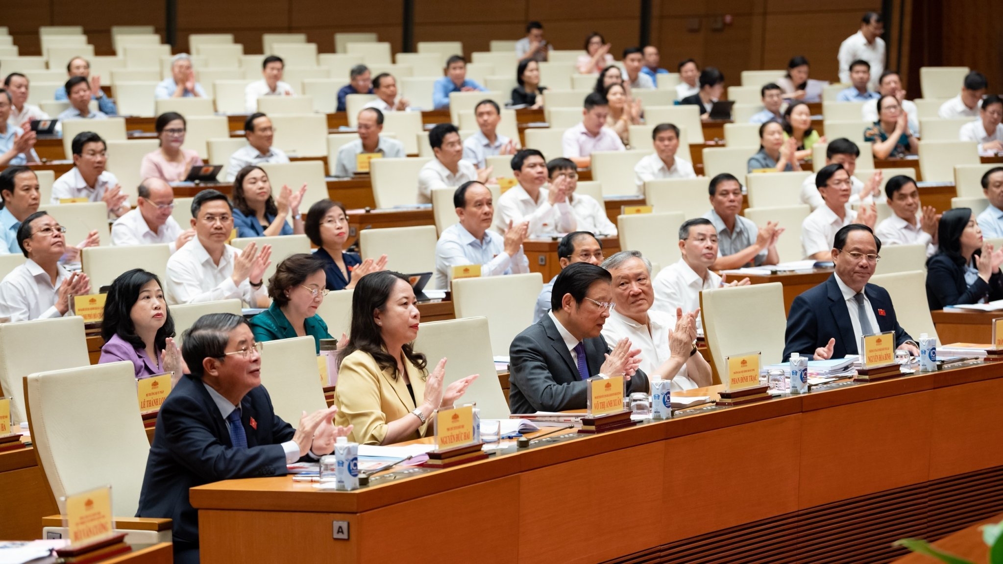 Chính phủ, Thủ tướng tiếp tục quan tâm, chỉ đạo quyết liệt công tác xây dựng, hoàn thiện thể chế, pháp luật Chính phủ, Thủ tướng tiếp tục quan tâm, chỉ đạo quyết liệt công tác xây dựng, hoàn thiện thể chế, pháp luật