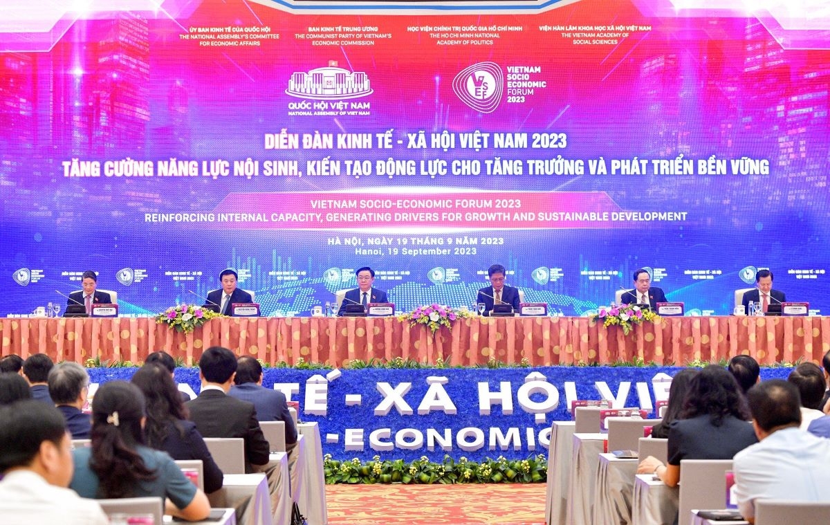 Phát huy “nội lực”, khai thác hiệu quả “ngoại lực” để phát triển Phát huy “nội lực”, khai thác hiệu quả “ngoại lực” để phát triển