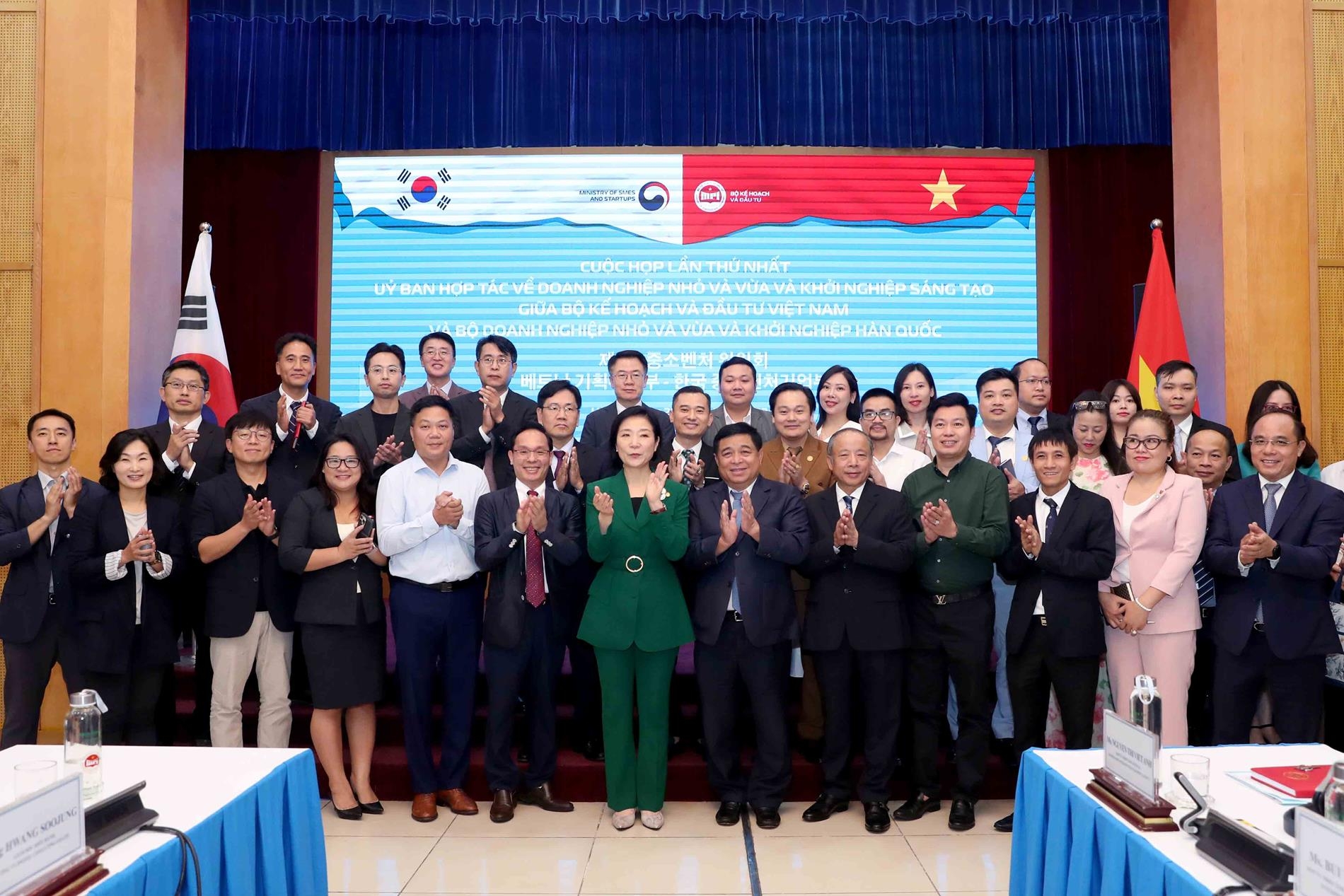 Tổng Bí thư, Chủ tịch nước Tô Lâm và Tổng thống Hàn Quốc Yoon Suk Yeol điện đàm, thúc đẩy quan hệ Đối tác Chiến lược toàn diện Việt Nam - Hàn Quốc Tổng Bí thư, Chủ tịch nước Tô Lâm và Tổng thống Hàn Quốc Yoon Suk Yeol điện đàm, thúc đẩy quan hệ Đối tác Chiến lược toàn diện Việt Nam - Hàn Quốc