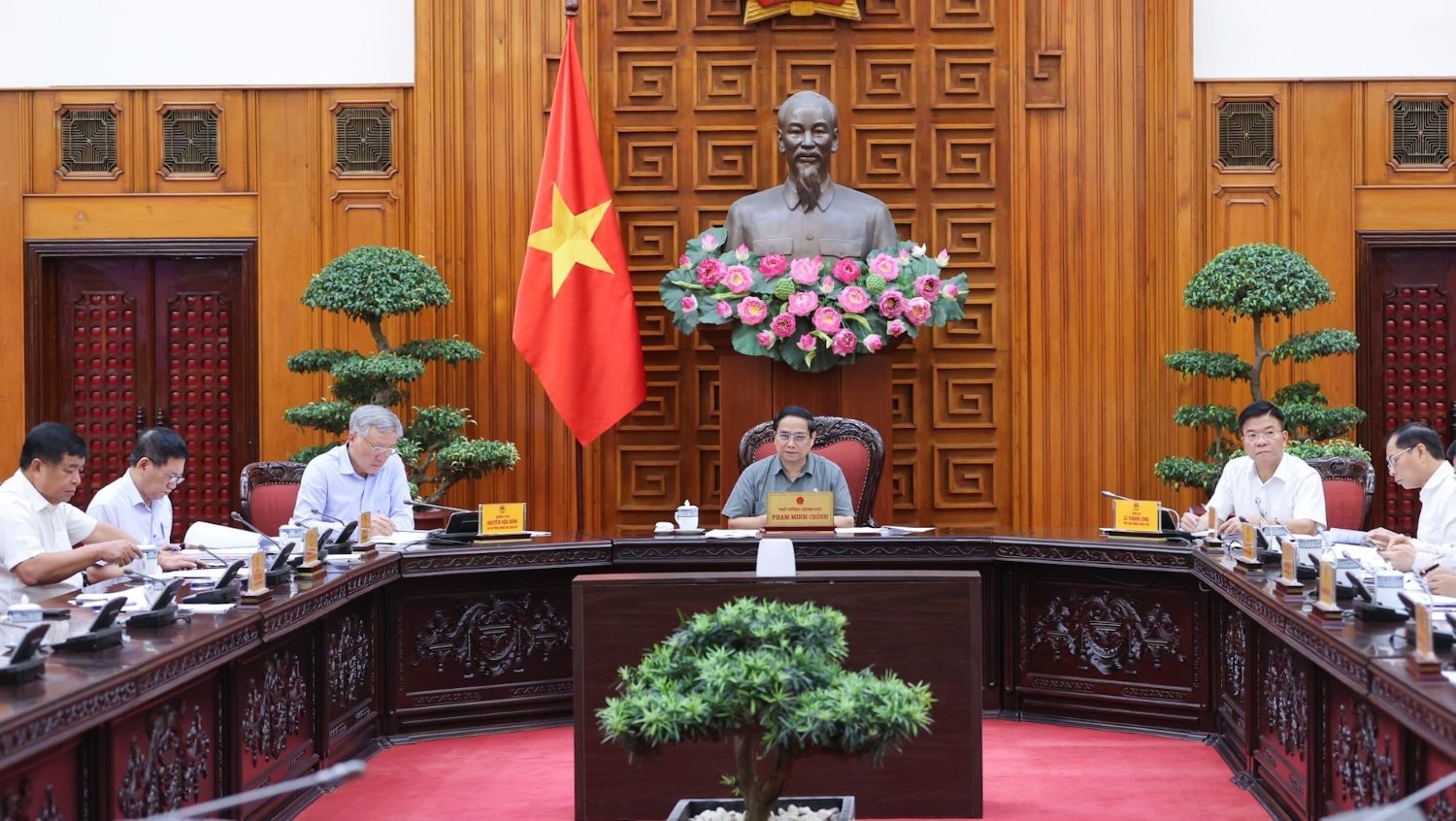 Bảo đảm tính vượt trước dẫn đường, bứt phá trong một số lĩnh vực Bảo đảm tính vượt trước dẫn đường, bứt phá trong một số lĩnh vực