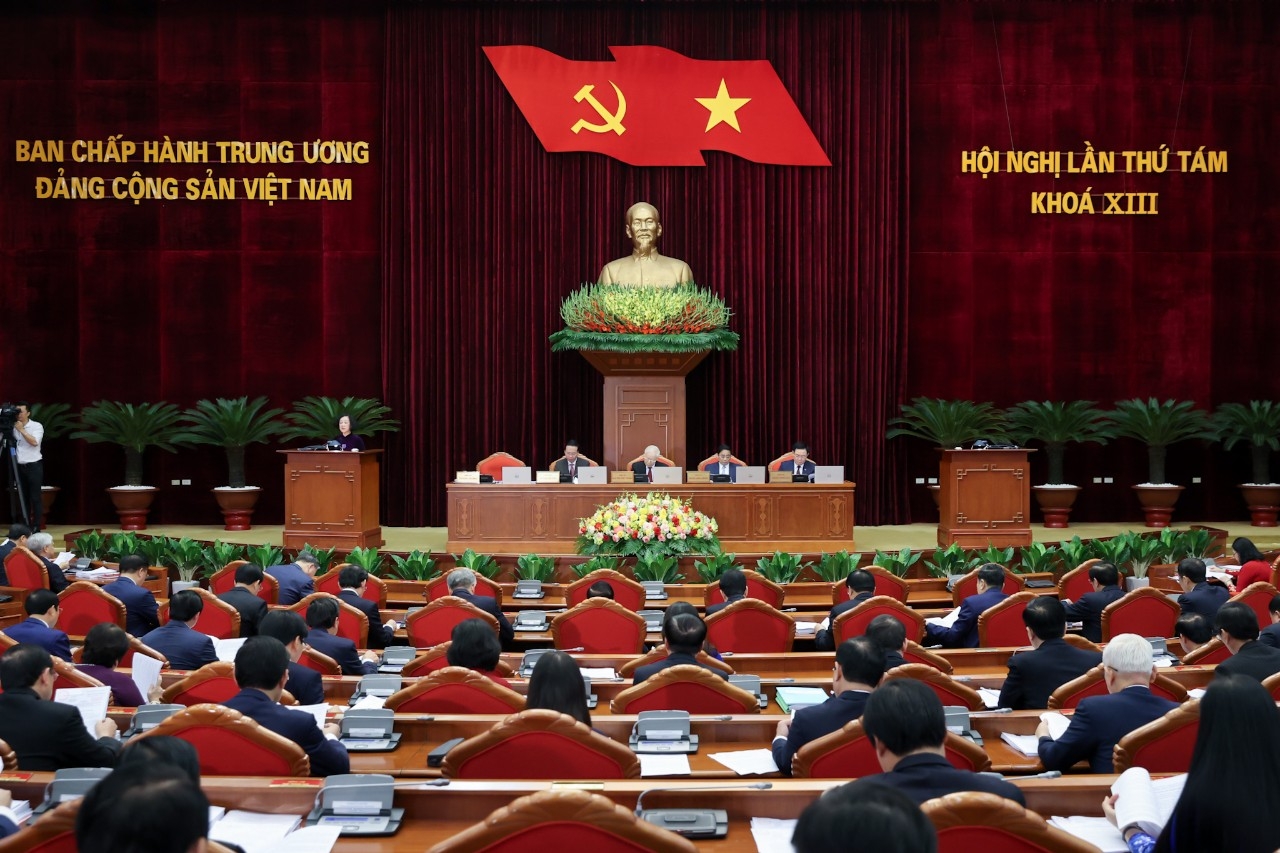 Hội nghị Trung ương lần thứ 8 xem xét, quyết định nhiều vấn đề trọng đại Hội nghị Trung ương lần thứ 8 xem xét, quyết định nhiều vấn đề trọng đại
