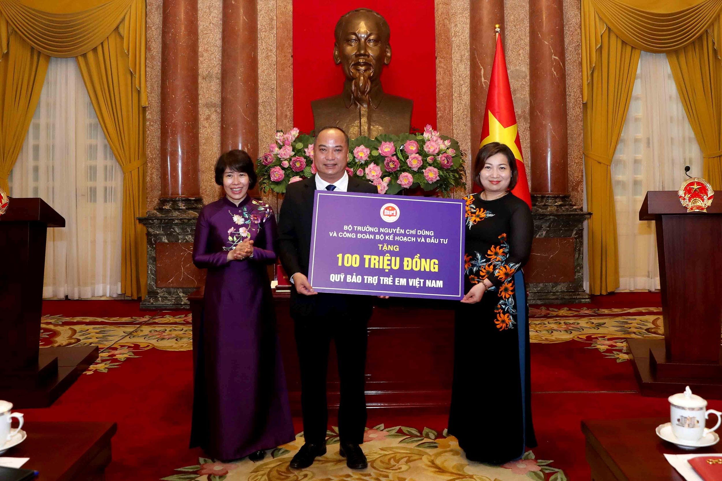 Phụ nữ ngành Kế hoạch và Đầu tư cần có những đề xuất, hoạch định chính sách ngày càng nhân văn Phụ nữ ngành Kế hoạch và Đầu tư cần có những đề xuất, hoạch định chính sách ngày càng nhân văn