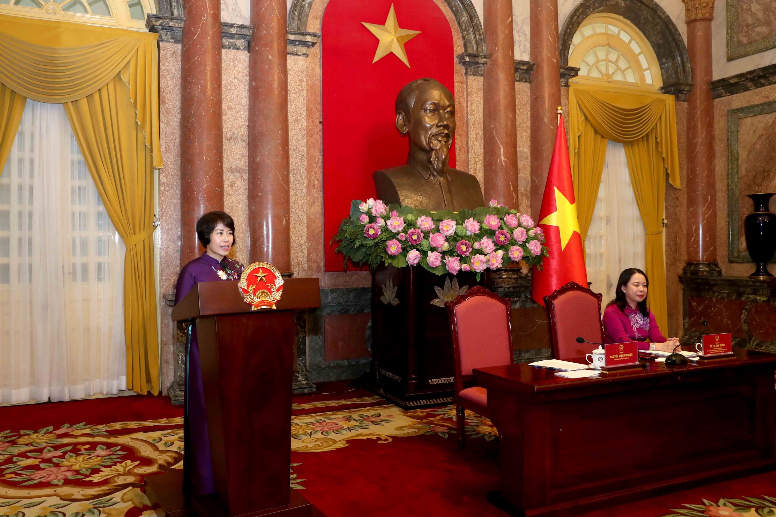 Phụ nữ ngành Kế hoạch và Đầu tư cần có những đề xuất, hoạch định chính sách ngày càng nhân văn Phụ nữ ngành Kế hoạch và Đầu tư cần có những đề xuất, hoạch định chính sách ngày càng nhân văn