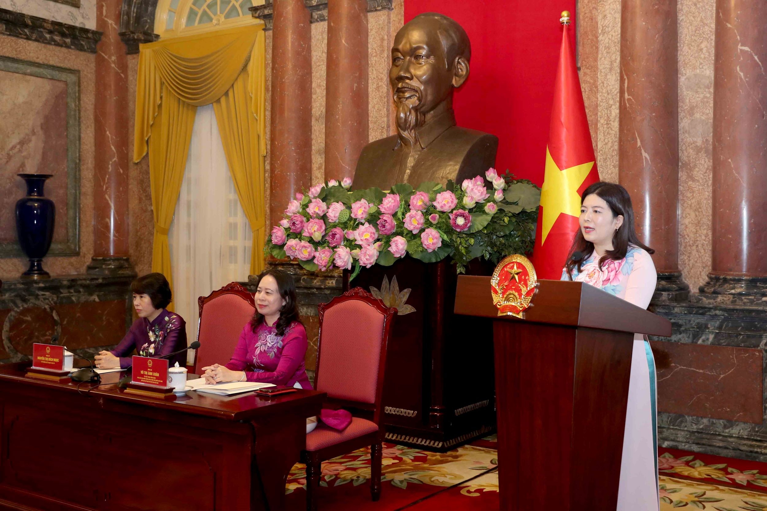 Phụ nữ ngành Kế hoạch và Đầu tư cần có những đề xuất, hoạch định chính sách ngày càng nhân văn Phụ nữ ngành Kế hoạch và Đầu tư cần có những đề xuất, hoạch định chính sách ngày càng nhân văn