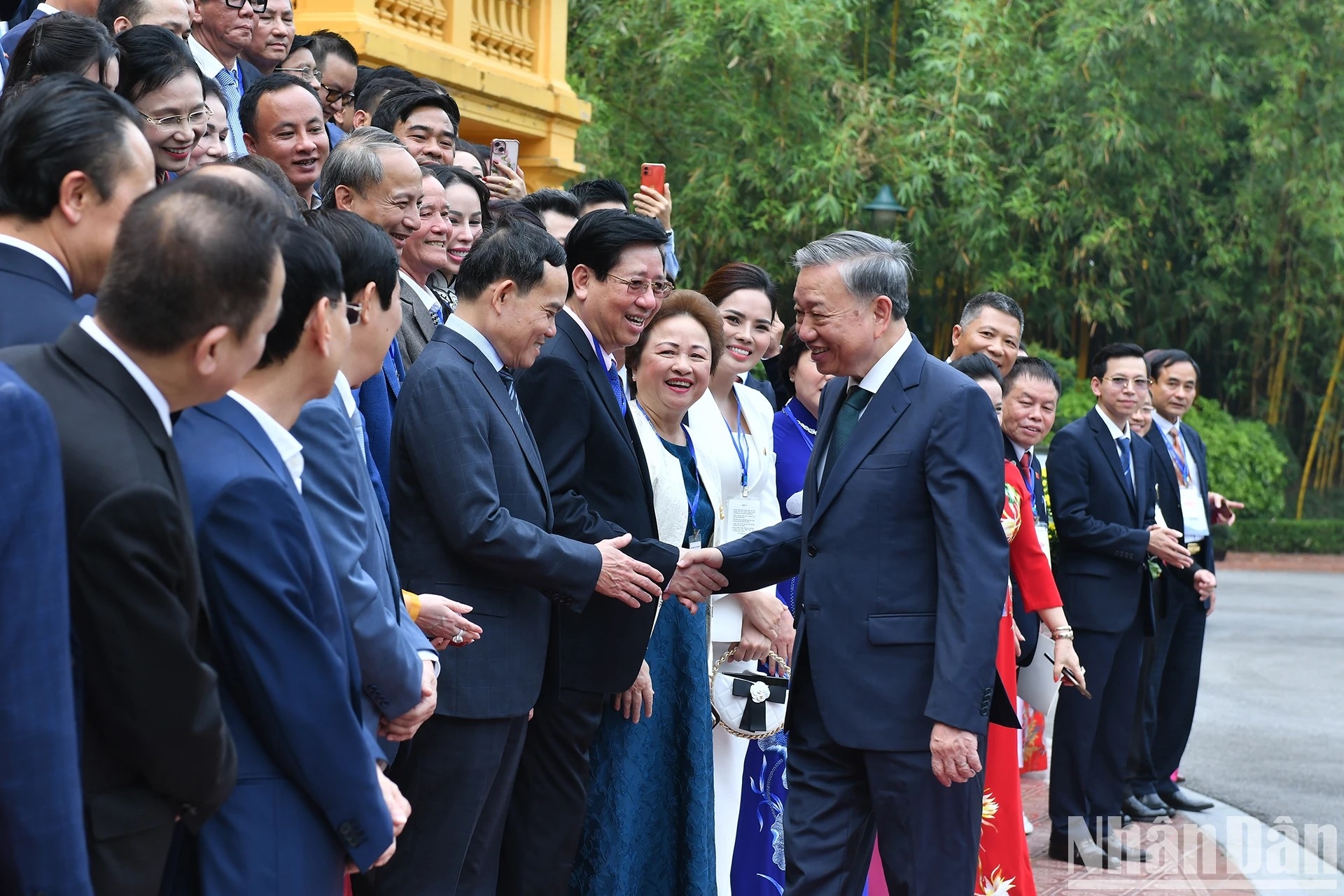 Khu vực doanh nghiệp sẽ đóng vai trò lớn hơn nữa, quan trọng hơn nữa cho sự thịnh vượng của quốc gia Khu vực doanh nghiệp sẽ đóng vai trò lớn hơn nữa, quan trọng hơn nữa cho sự thịnh vượng của quốc gia