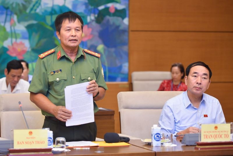 “Nóng” kiến nghị Quốc hội bổ sung thông tin “nơi sinh” trên hộ chiếu “Nóng” kiến nghị Quốc hội bổ sung thông tin “nơi sinh” trên hộ chiếu