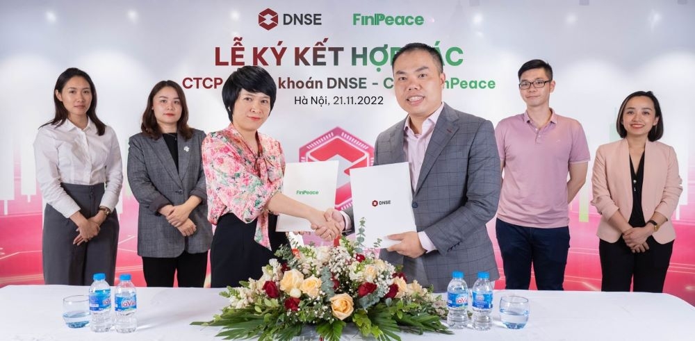 Chứng khoán DNSE và FinPeace hợp tác nâng tầm hiệu quả đầu tư cho khách hàng
