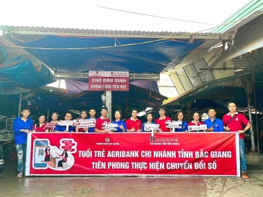 Agribank triển khai các phương thức thanh toán không dùng tiền mặt tới tiểu thương