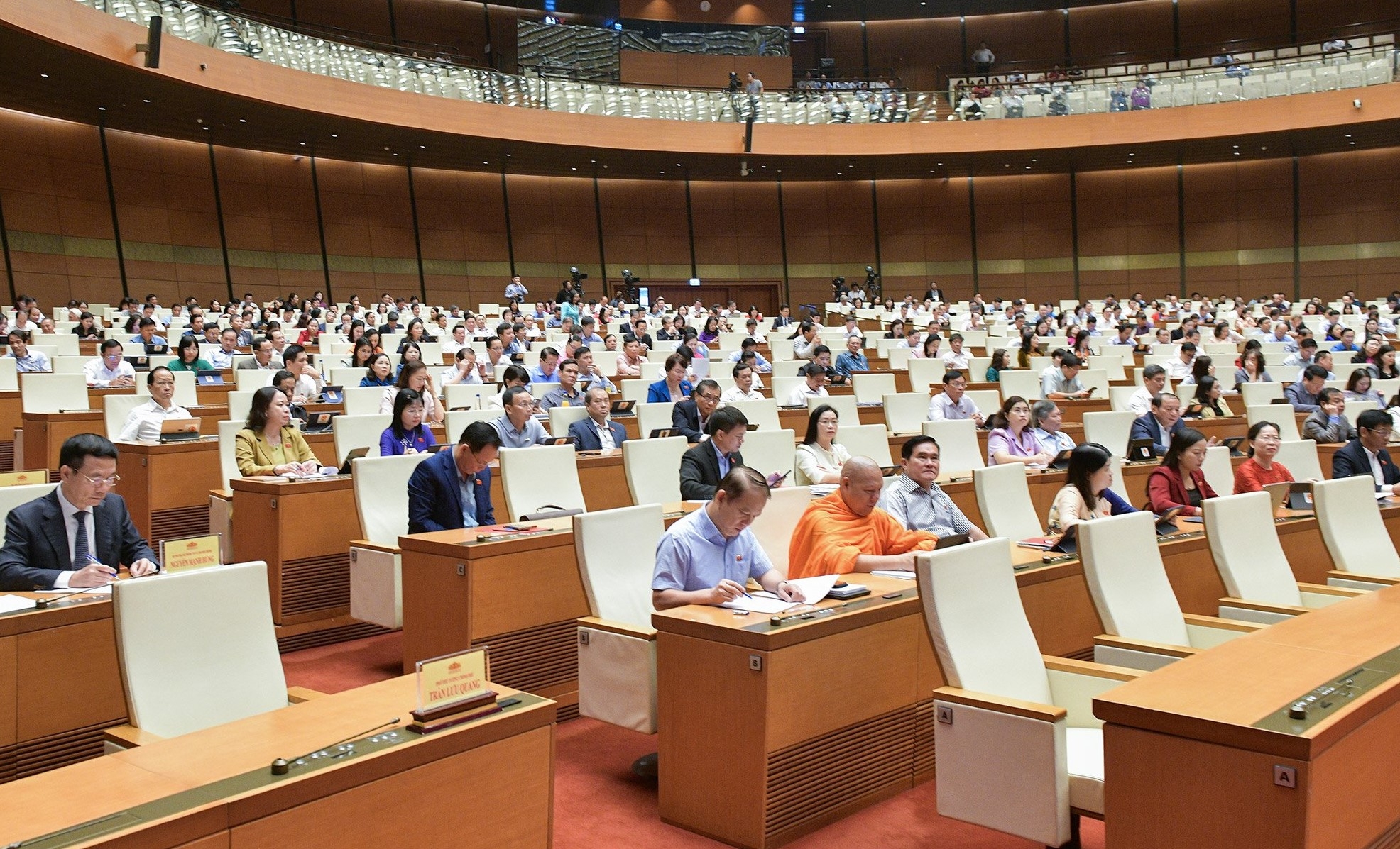 Thủ tục hành chính đối với hoạt động của doanh nghiệp trên một số lĩnh vực còn phức tạp, rườm rà Thủ tục hành chính đối với hoạt động của doanh nghiệp trên một số lĩnh vực còn phức tạp, rườm rà