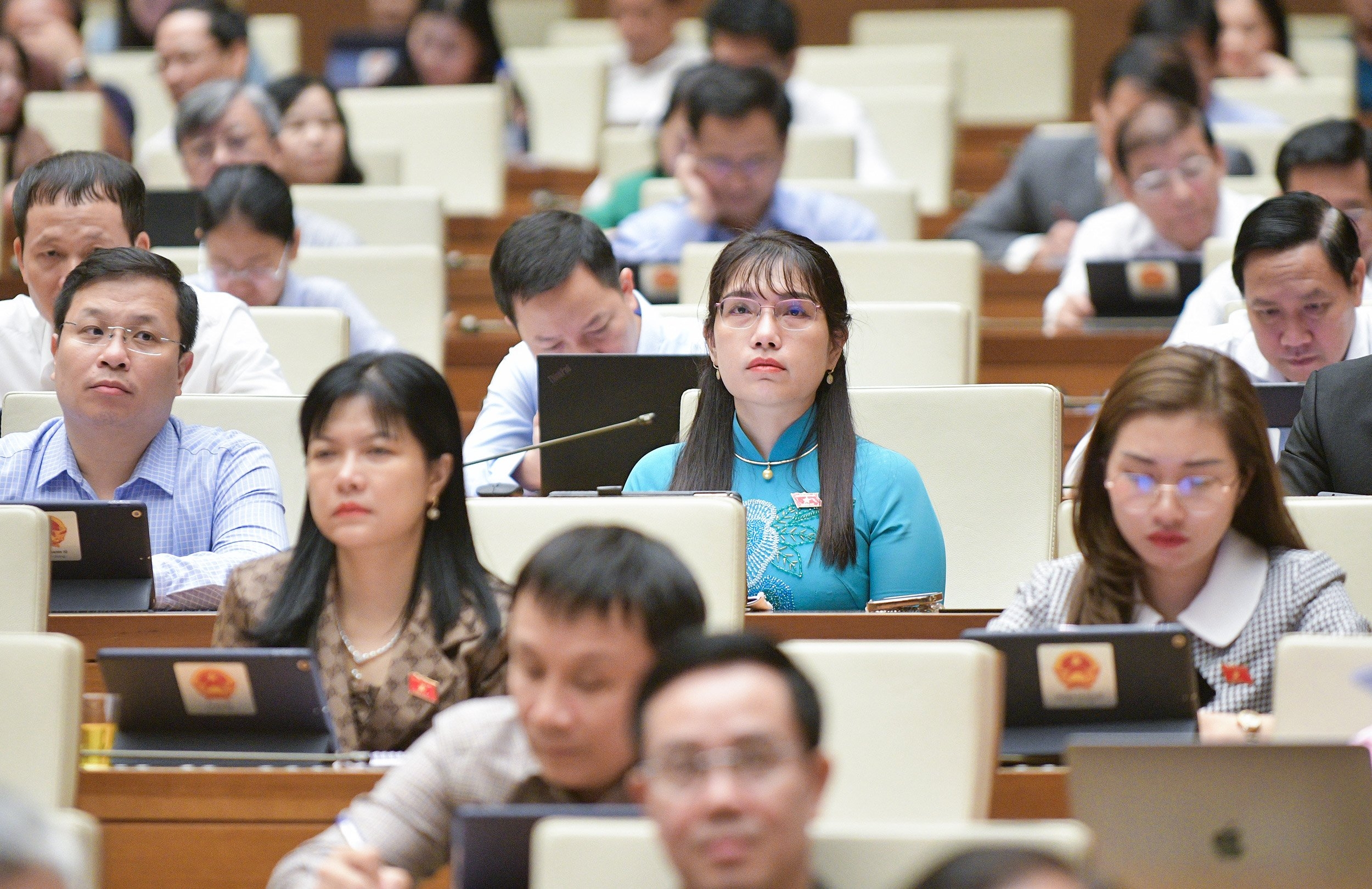 Thủ tục hành chính đối với hoạt động của doanh nghiệp trên một số lĩnh vực còn phức tạp, rườm rà Thủ tục hành chính đối với hoạt động của doanh nghiệp trên một số lĩnh vực còn phức tạp, rườm rà