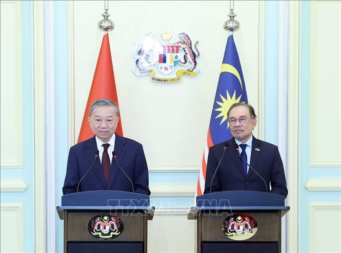 Nâng cấp quan hệ Việt Nam-Malaysia lên Đối tác Chiến lược toàn diện Nâng cấp quan hệ Việt Nam-Malaysia lên Đối tác Chiến lược toàn diện