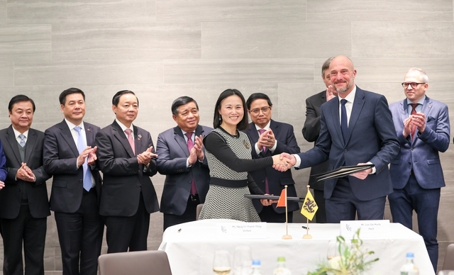 Chính phủ Việt Nam luôn tạo mọi điều kiện thuận lợi để các doanh nghiệp Bỉ kinh doanh thành công ở Việt Nam Chính phủ Việt Nam luôn tạo mọi điều kiện thuận lợi để các doanh nghiệp Bỉ kinh doanh thành công ở Việt Nam
