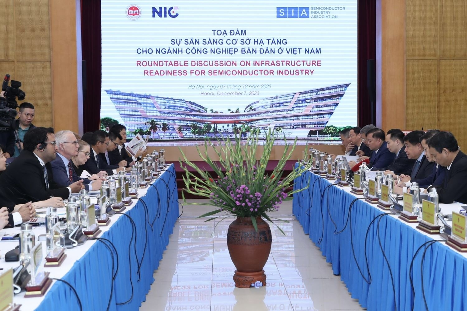 Cơ hội đáng kinh ngạc để Việt Nam phát triển dấu ấn của mình trong chuỗi cung ứng chất bán dẫn toàn cầu